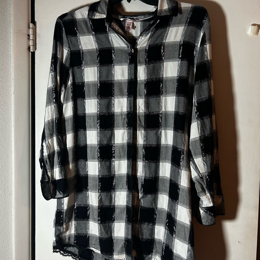 Victoria Secrets Womens Large Black White Plaid Button Shirt